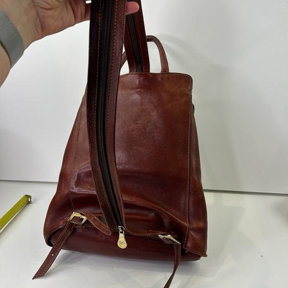 Exclusive Design Tan Leather Backpack - Picture 5 of 9